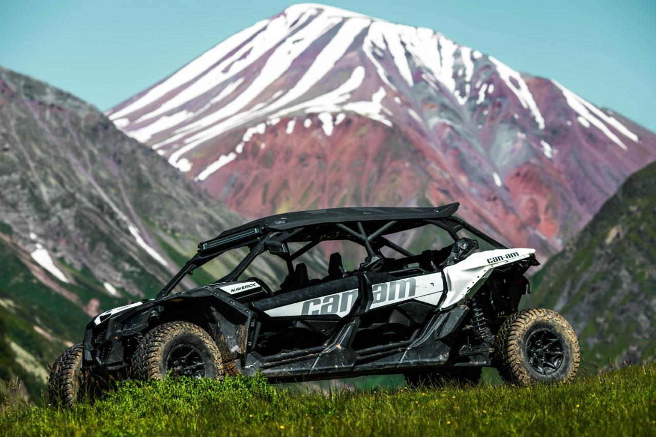 Gudauri Inn Ngoại thất bức ảnh 2017 Can-Am Maverick X4