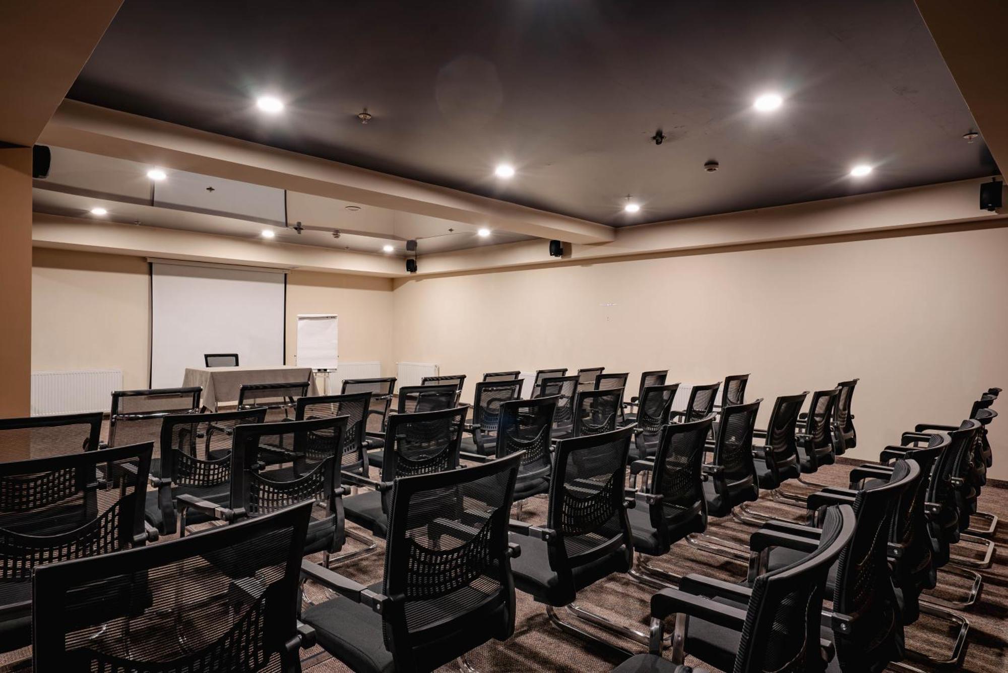 Gudauri Inn Ngoại thất bức ảnh Computer Lab
