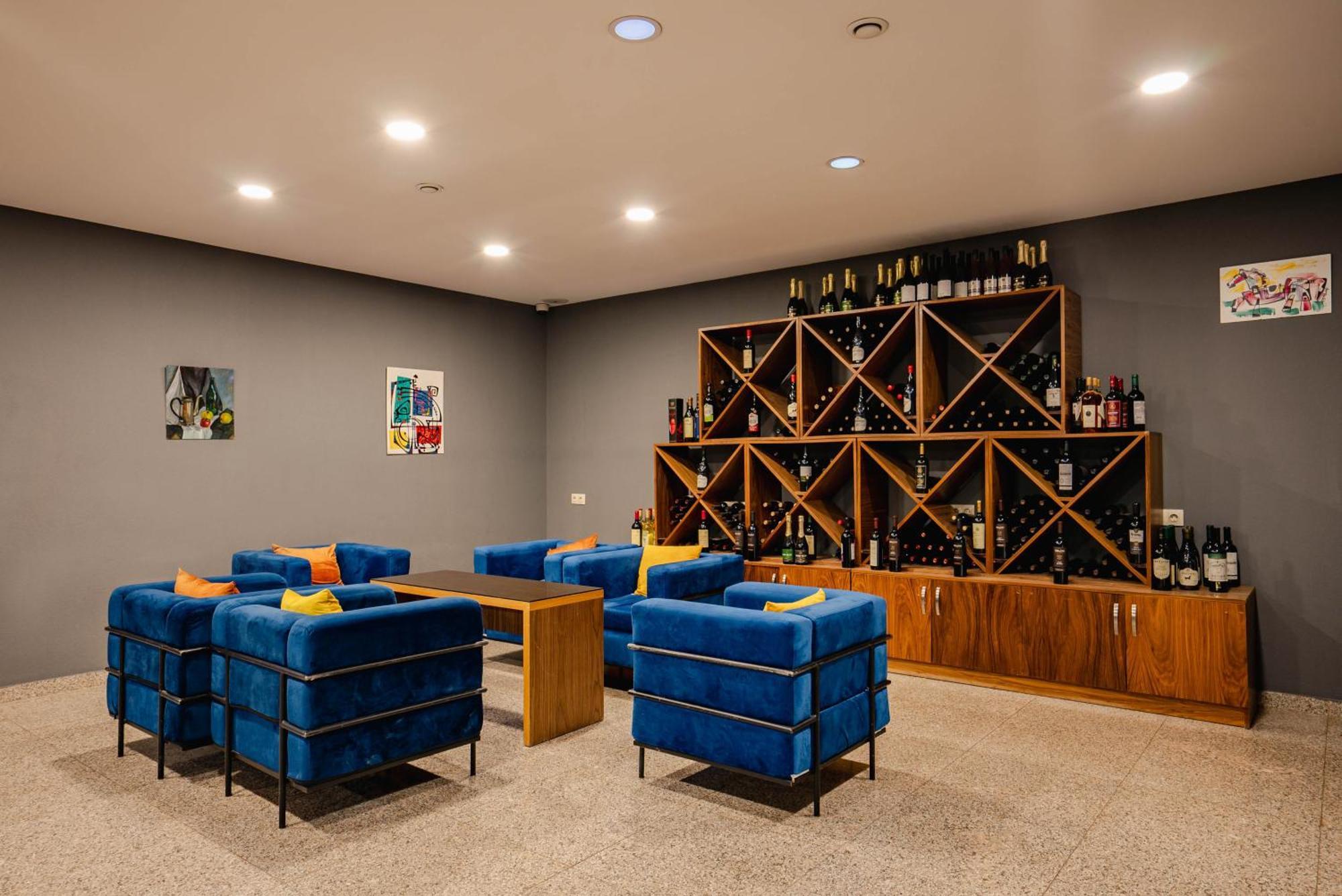 Gudauri Inn Ngoại thất bức ảnh Wine tasting room