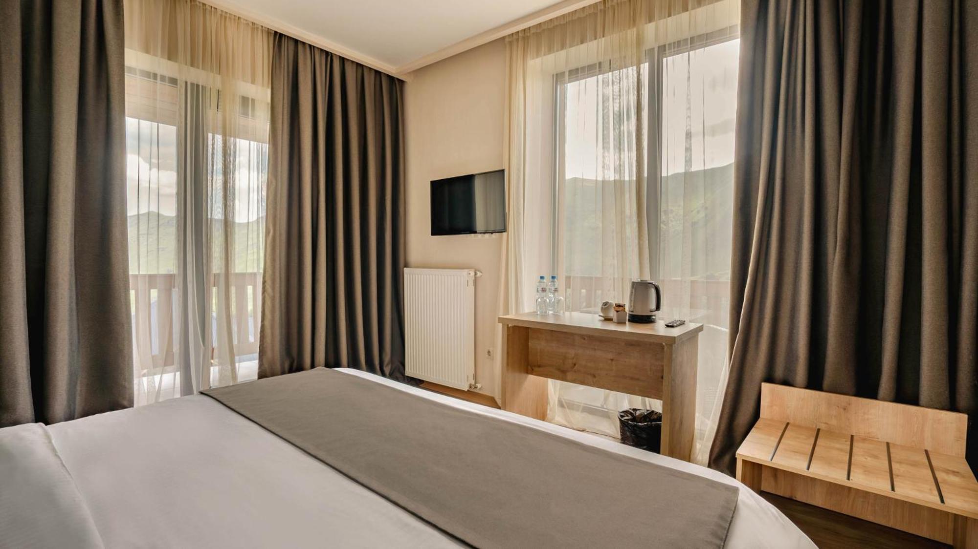 Gudauri Inn Phòng bức ảnh A room at the hotel